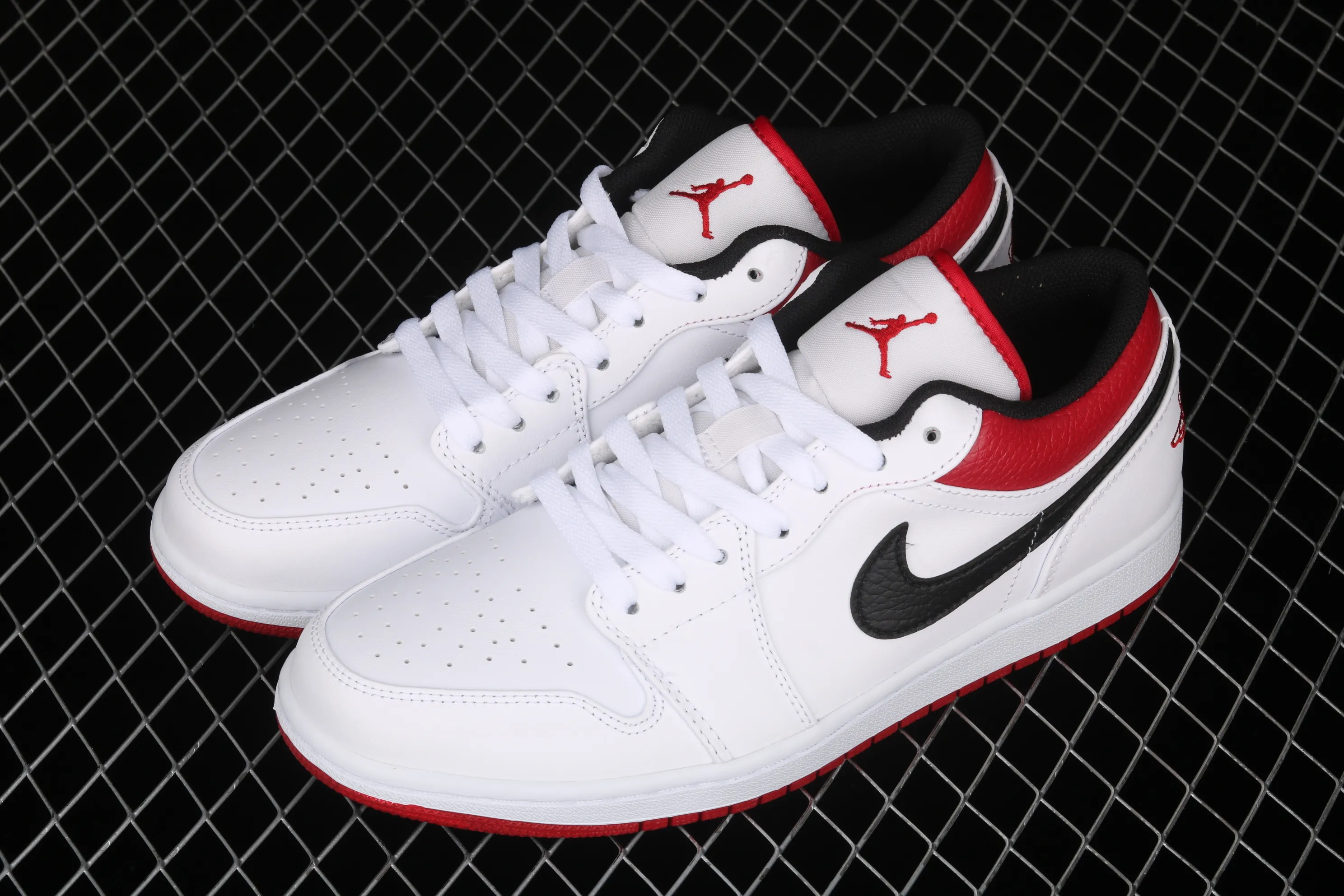All categories Air Jordan Jordan series basketball shoes Air Jordan 1 Low G version pure original Air Jordan 1 Low AJ1 Joe 1 white black red cultural and leisure sports sneakers 553558-118